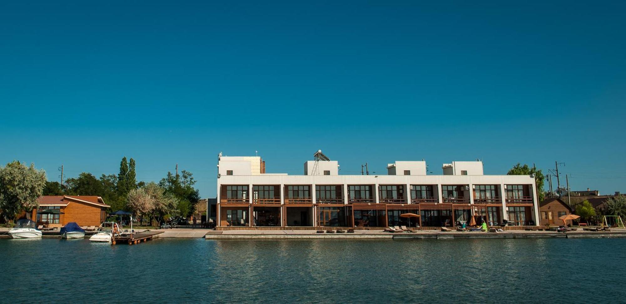 Prichal 80 Hotel Satoka Exterior foto